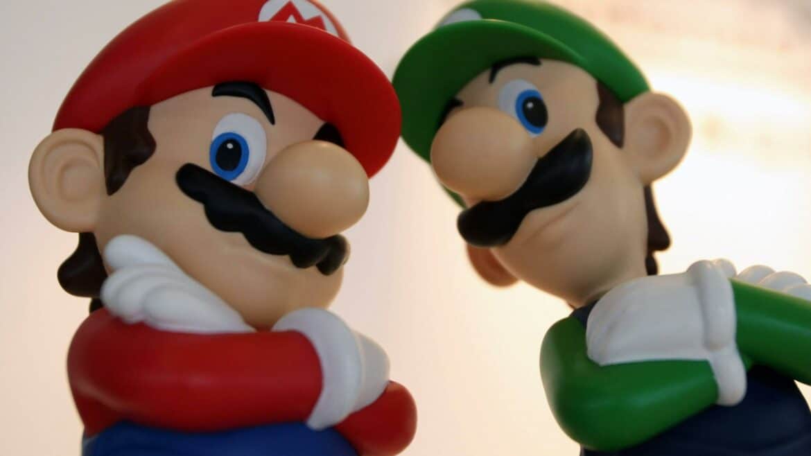 Mario-Luigi-scaled-31
