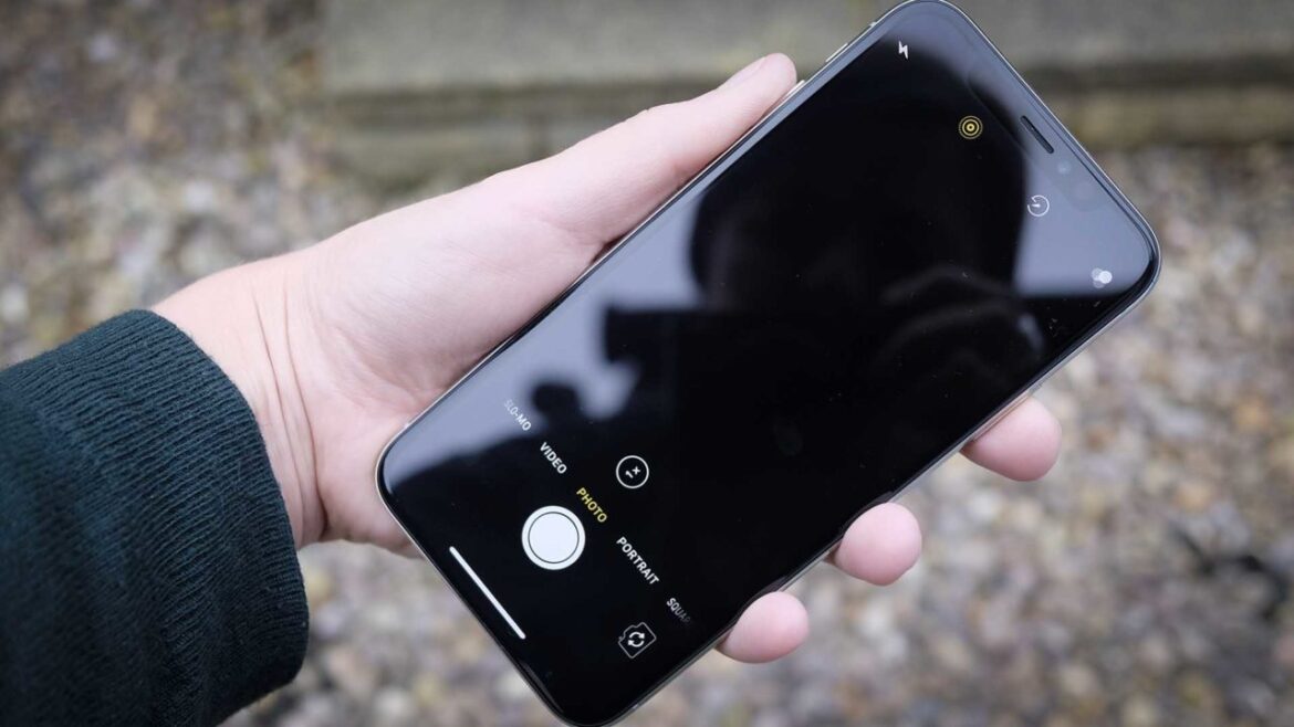 iPhone-camera-stays-black-6