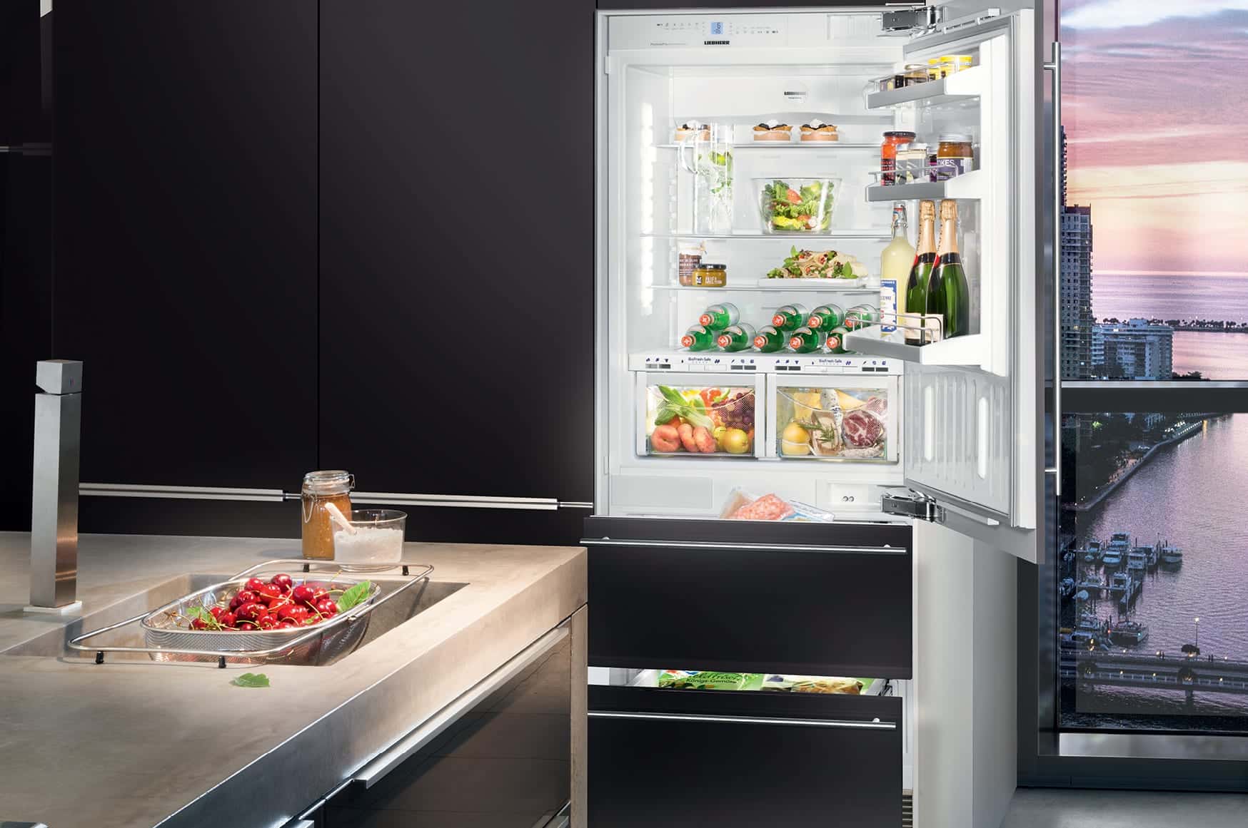 Electricity consumption: old and new refrigerator in comparison ...